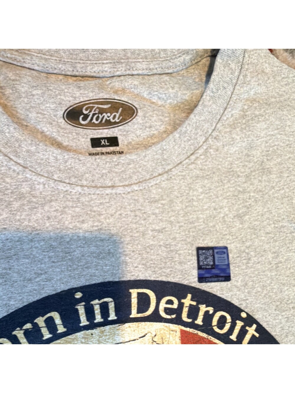 Ford Men’s XL Gray Crew Neck Short Sleeve Graphic T-Shirt Born in Detroit - Picture 2 of 4